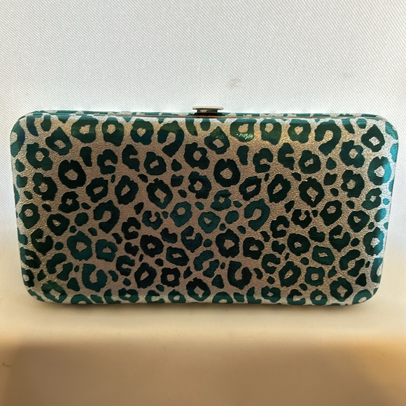 Metallic Green & Silver Cheetah Print Wallet - ID slot, credit card holders NWOT - Picture 11 of 11